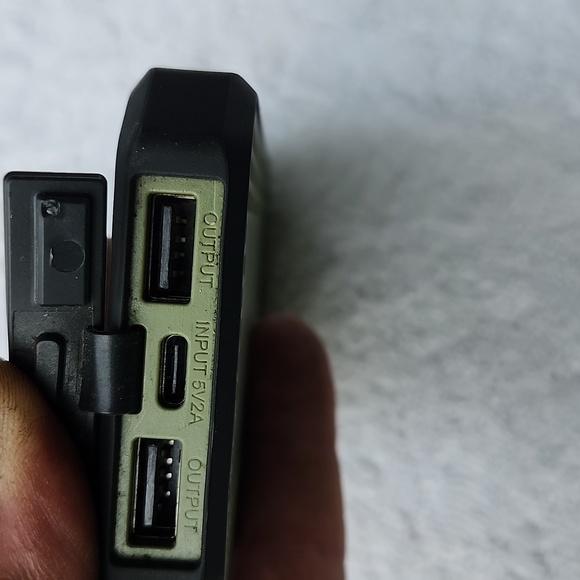 Swiss Tech Portable battery pack - Picture 2 of 2